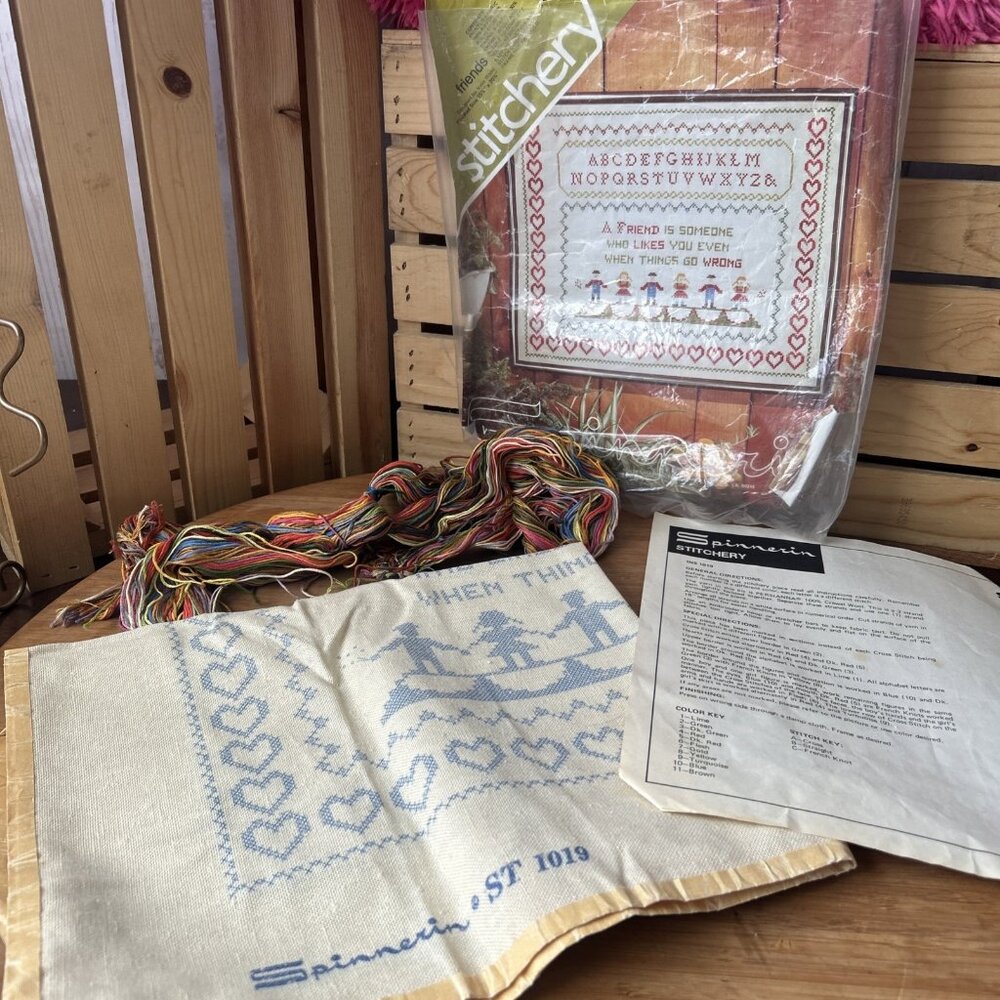 Vintage Spinnerin Stitchery Friends Sampler Crewel Cross Stitch Kit 15x 20” Open